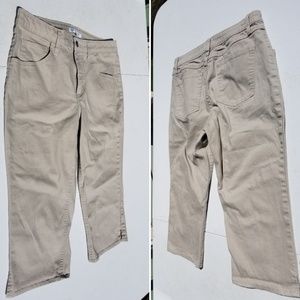 Lee Riders Capris Mid Rise Khaki Denim